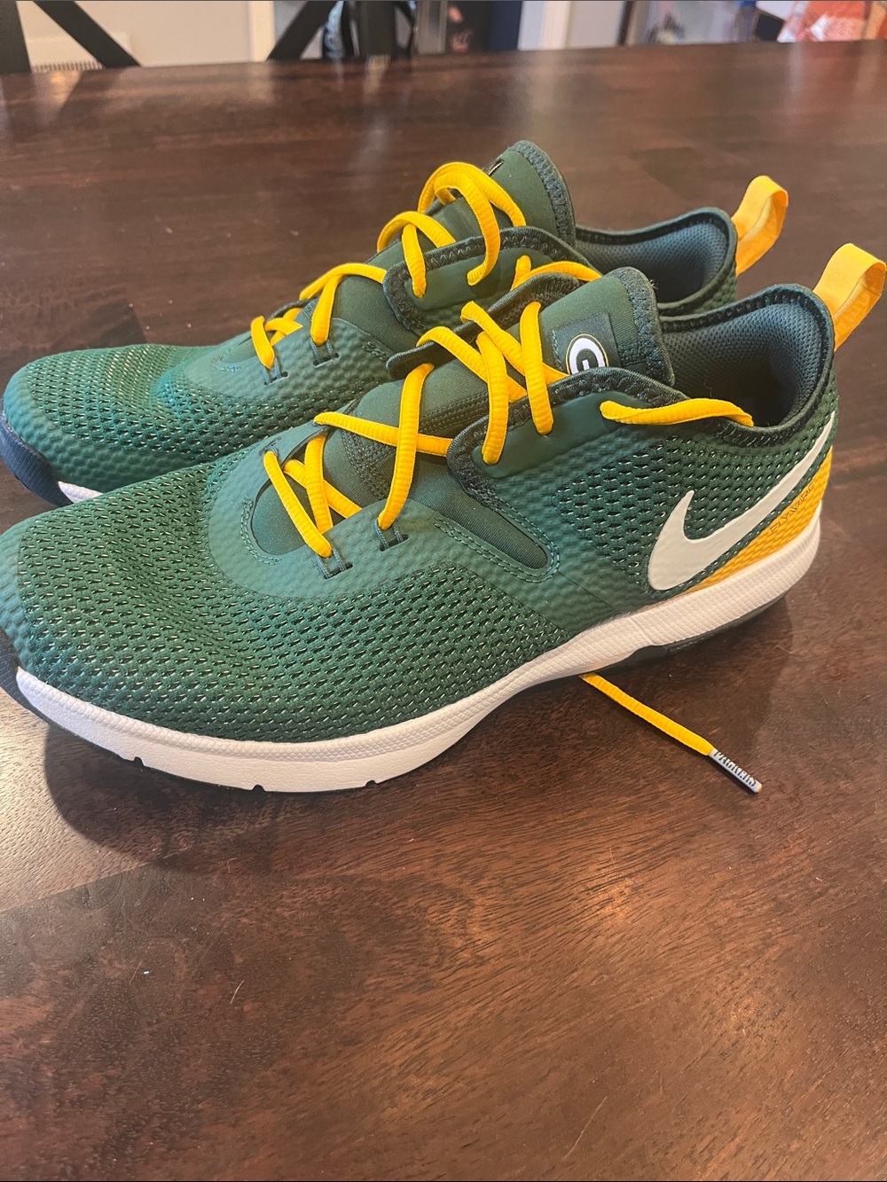 NWOT MENS NIKE PACKERS SHOES